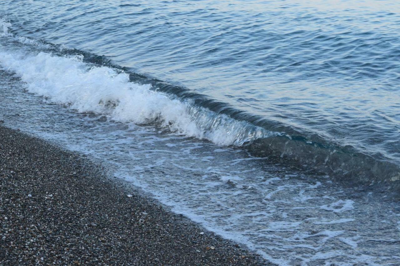 Appartamento I Puritani On The Beach Джардіні-Наксос Екстер'єр фото